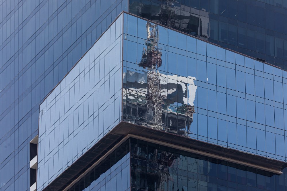 Why Glass Partitions Are Popular in Dubai