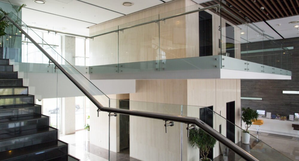 Top Glass Railing Designs for Dubai Staircases & Balconies