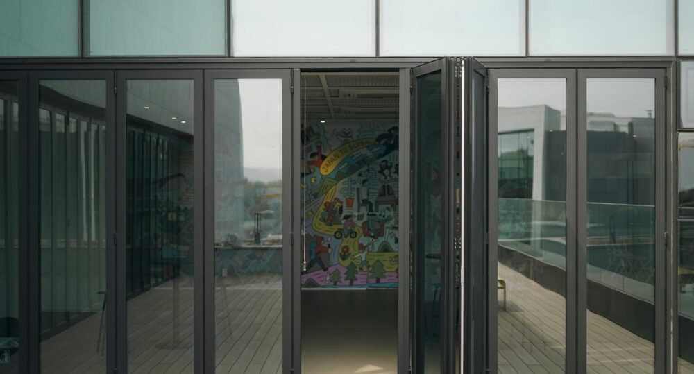 Folding Doors Dubai Bifold, Glass & Aluminium Options
