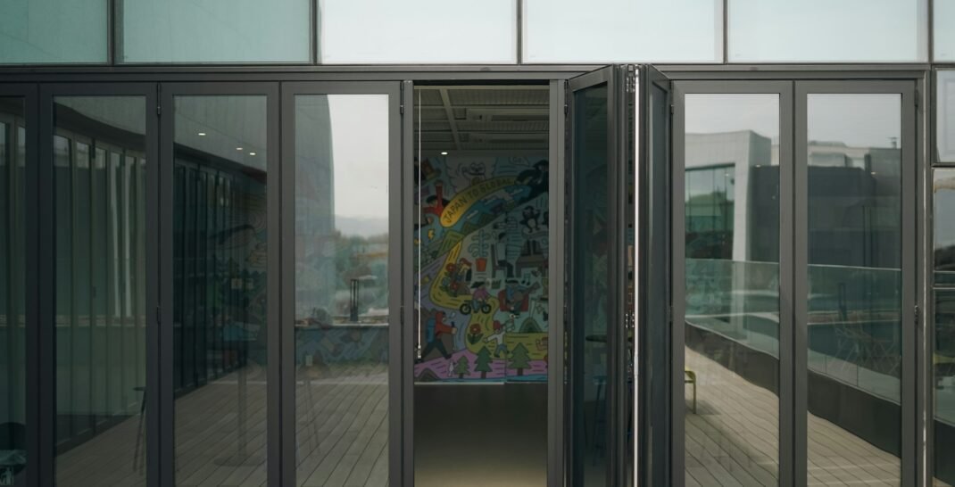 Folding Doors Dubai Bifold, Glass & Aluminium Options